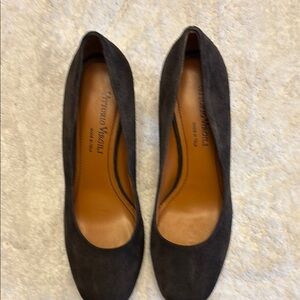 Black Flats with Rounded Toe and Slip-On Design